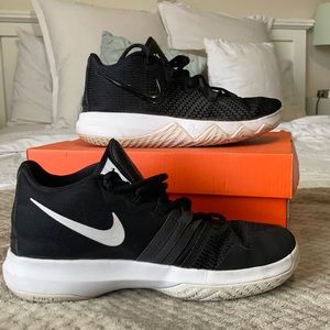 NIKE Kyrie Flytrap (GS)